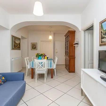 Rapallo, A Due Passi Dal Mare Con Veranda E Giardino! *