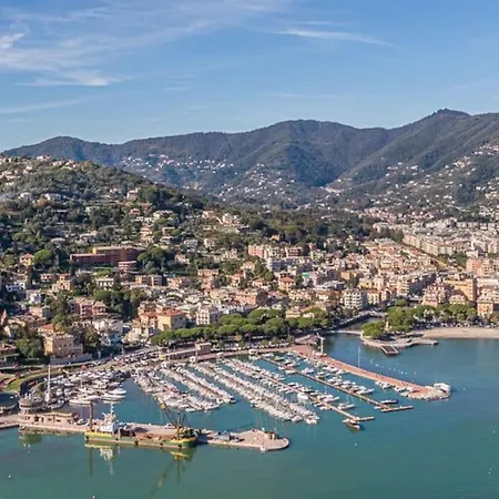 Rapallo, A Due Passi Dal Mare Con Veranda E Giardino!